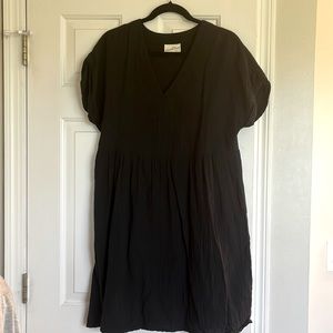 Black dress. Universal Thread Goods co.